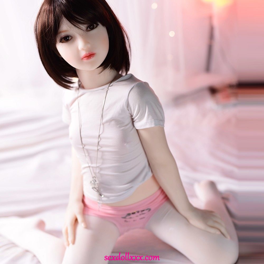 japanese-mini-sex-dolls-442