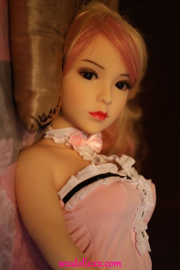 Lifelike-Cute-Mini-Sex-Doll-1