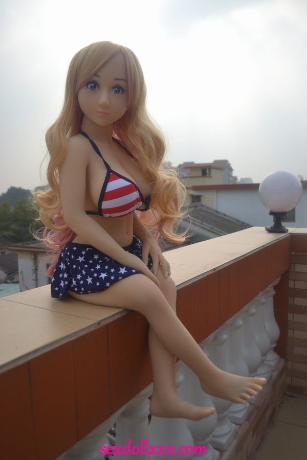 realistic-anime-doll-6k10