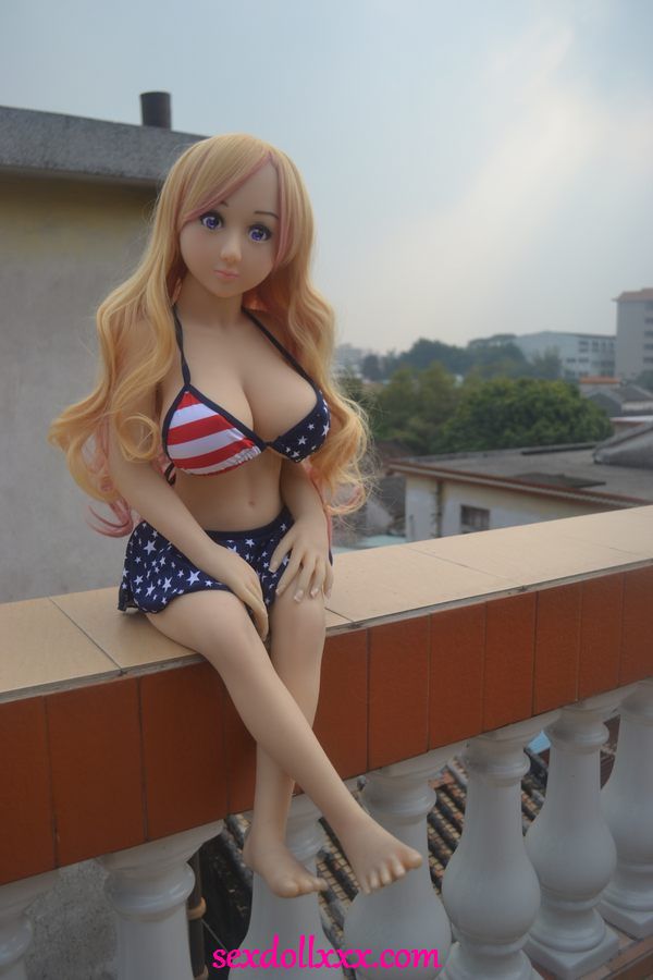 realistic-anime-doll-6k17