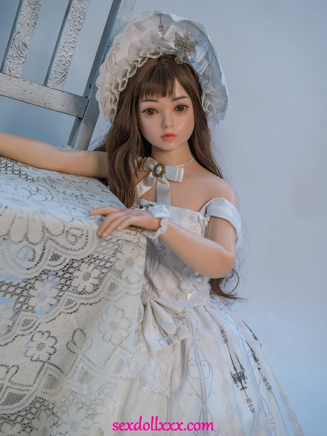 mini-silicone-sex-doll-x86