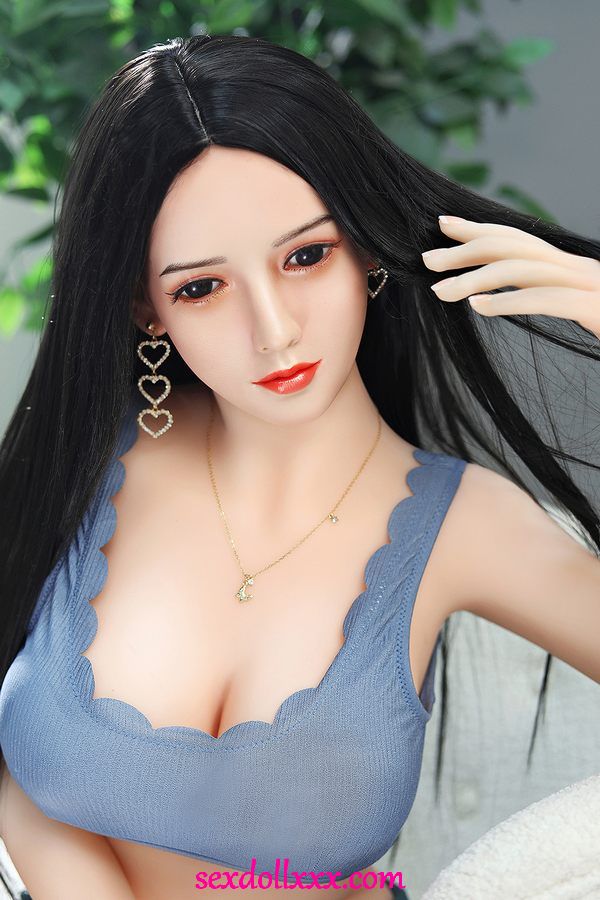 real-looking-doll-e61