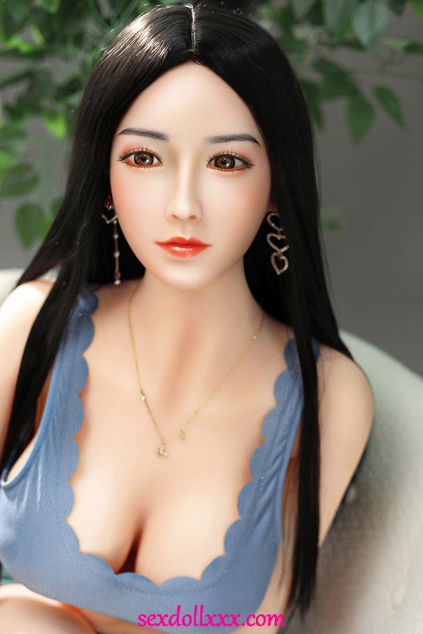 real-looking-doll-e612