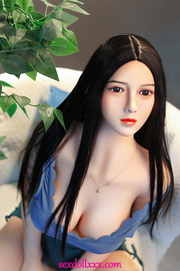 real-looking-doll-e63