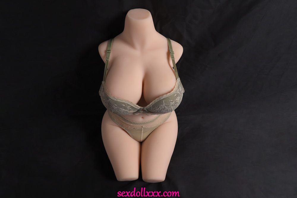 doll-like-face-kunx17