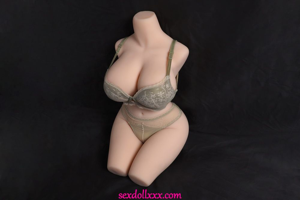 doll-like-face-kunx18