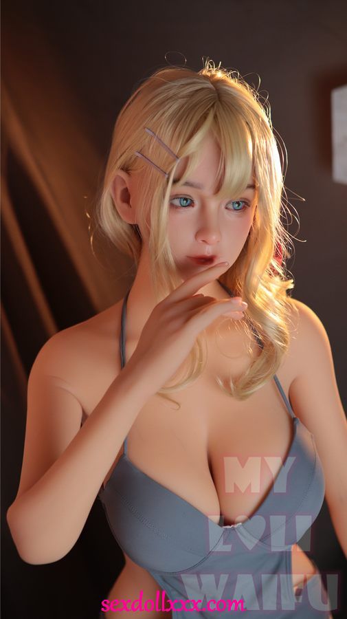 sexy-gamer-doll-mjkb2