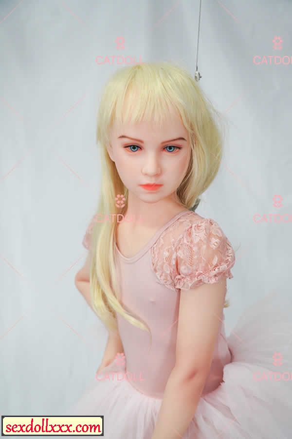 doll-rough-fuck-d5t7u24-600x900