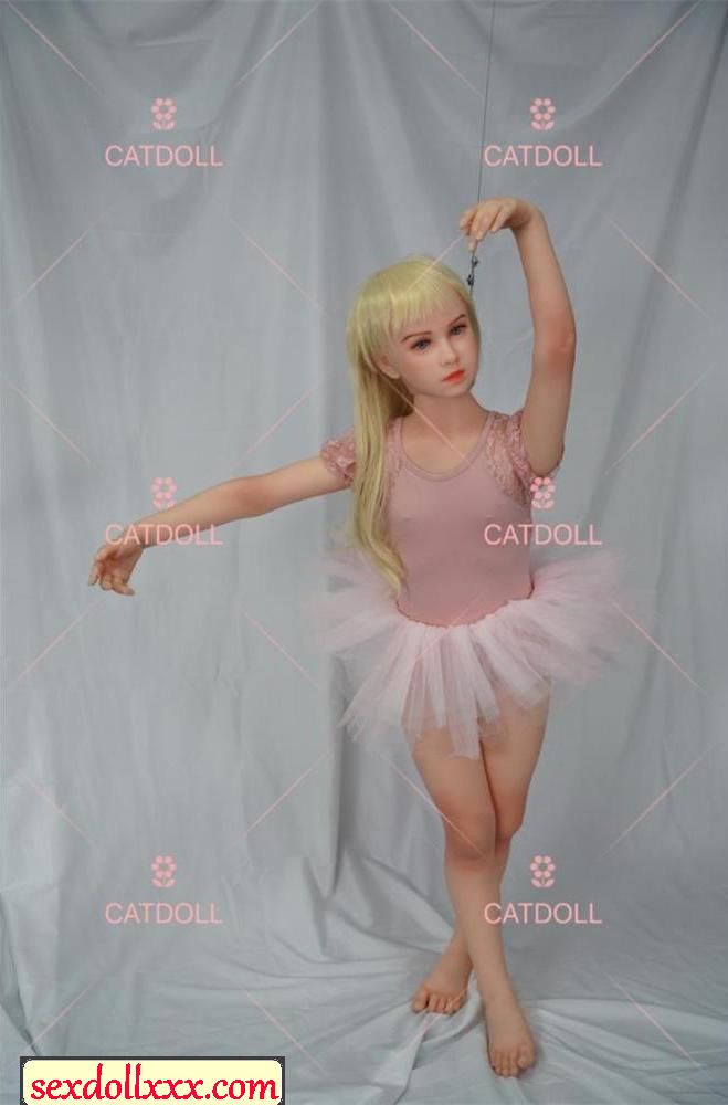 doll-rough-fuck-d5t7u9