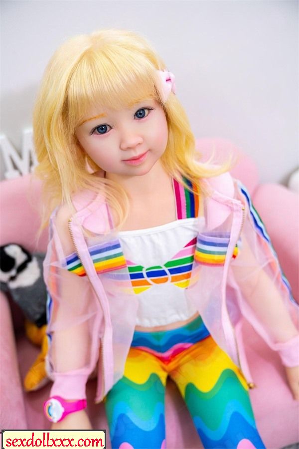 kissable-sex-doll-b7uj18-600x900