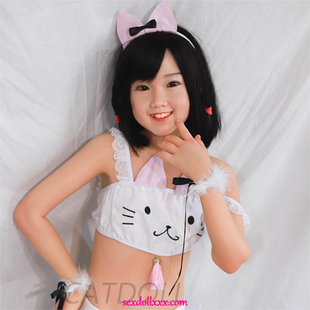 smile-girl-catdoll-e9ikj1