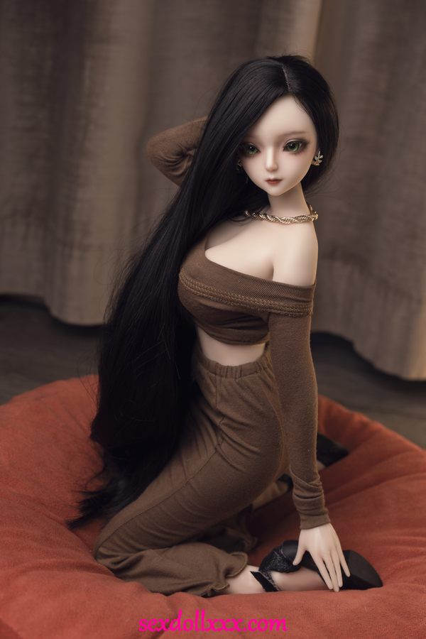doll-doggy-style-ru8iv18