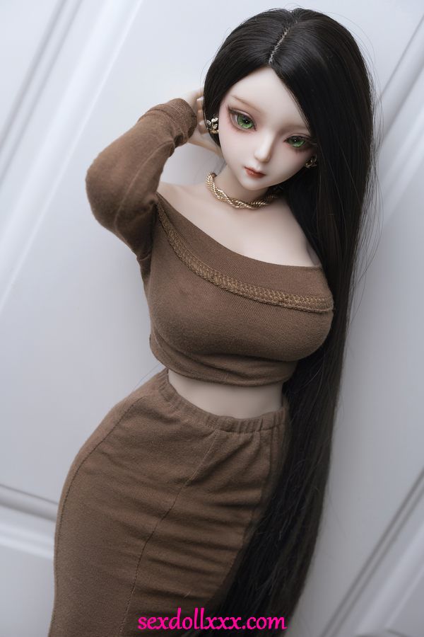 doll-doggy-style-ru8iv6