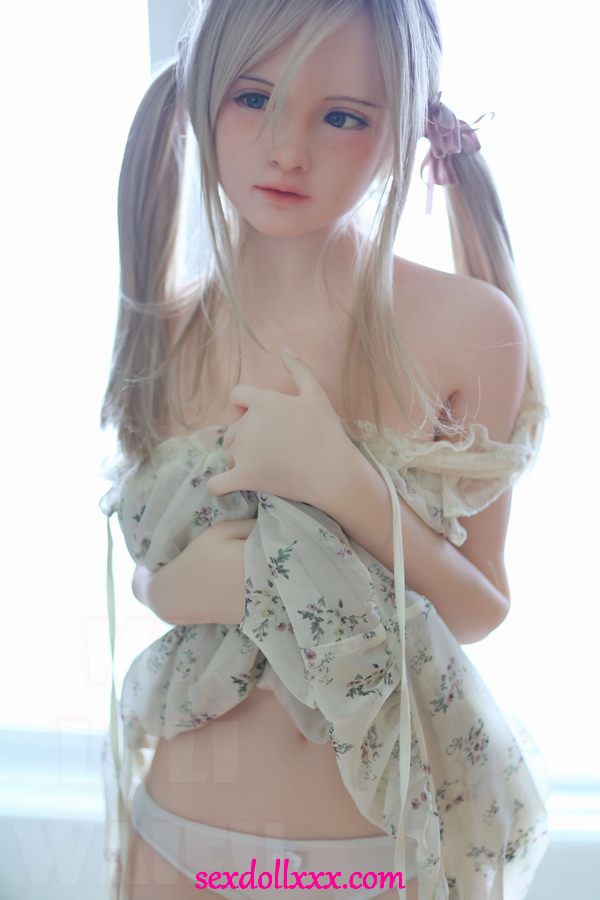 white-skin-dolls-000px1