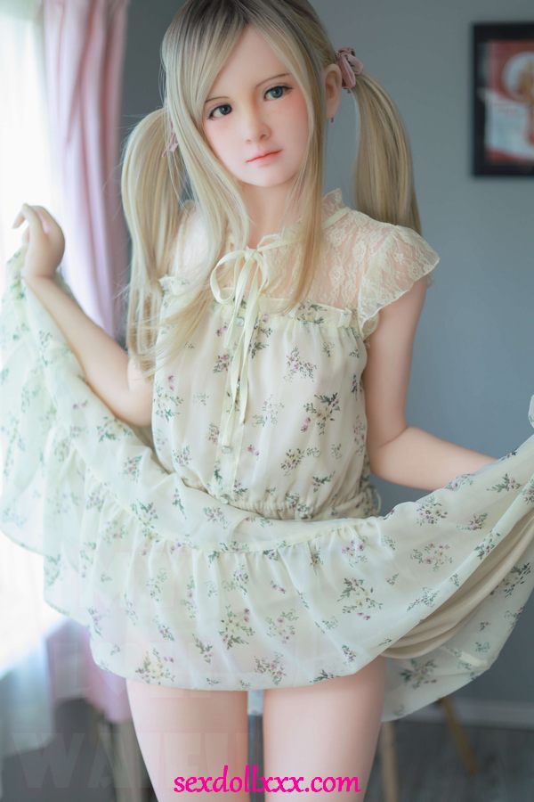 white-skin-dolls-000px23
