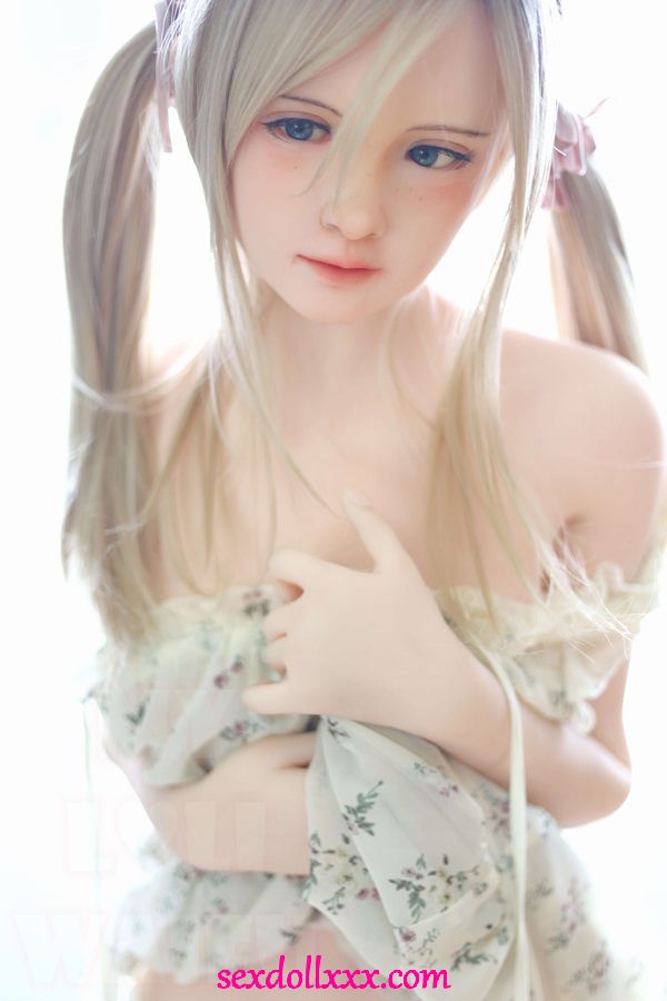 white-skin-dolls-000px27