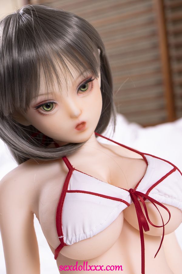 strapon-doll-sex-f6tib4
