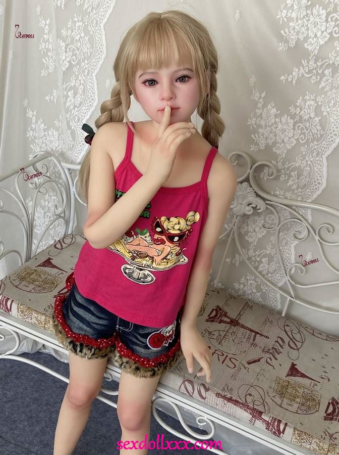 misa-sex-doll-bYe49d1