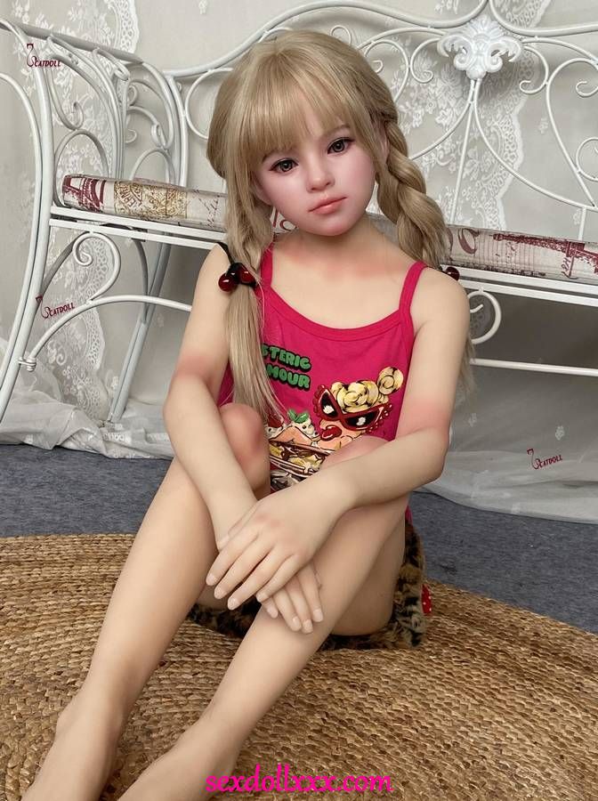 misa-sex-doll-bYe49d13