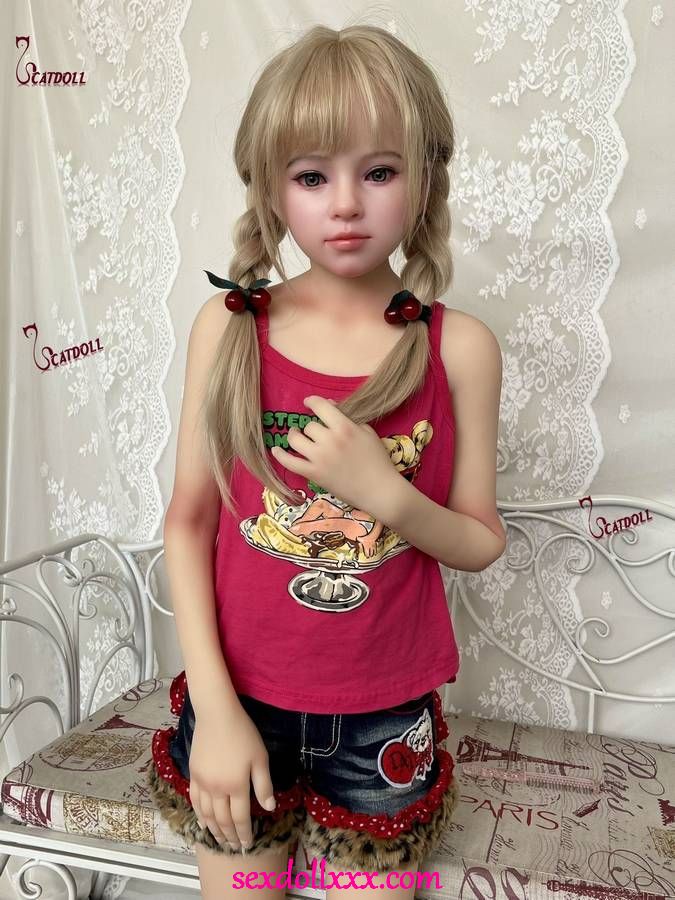 misa-sex-doll-bYe49d22