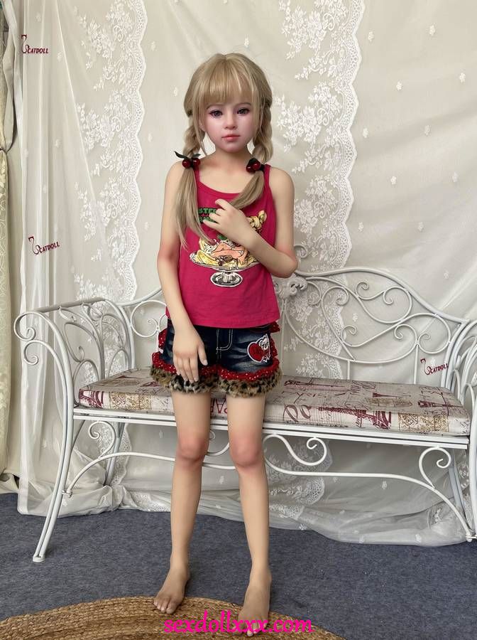 misa-sex-doll-bYe49d23