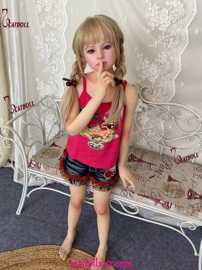 misa-sex-doll-bYe49d25
