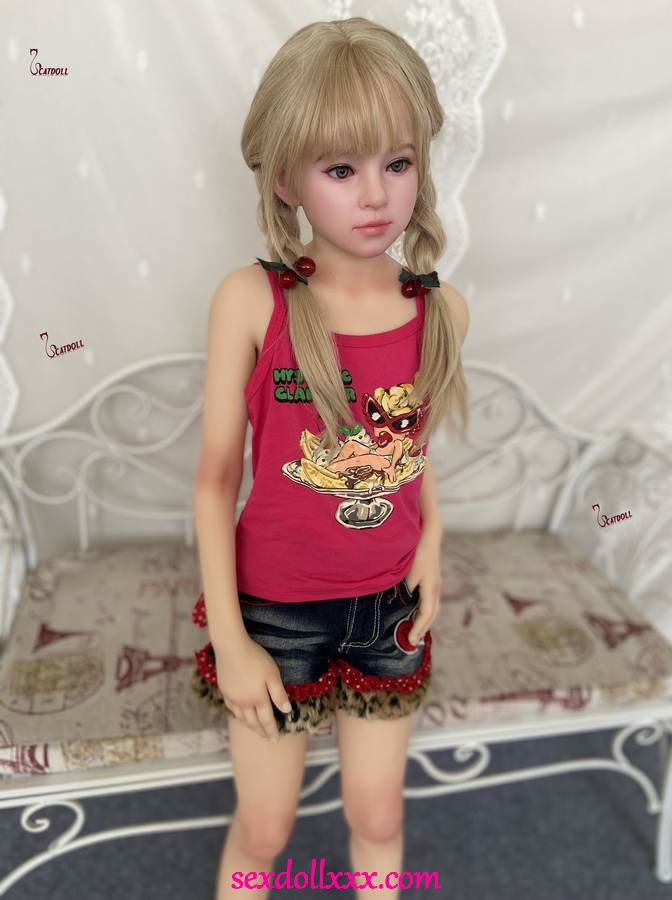 misa-sex-doll-bYe49d28