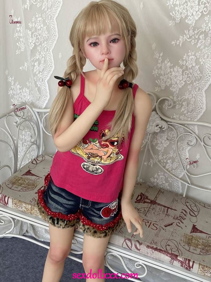 misa-sex-doll-bYe49d30
