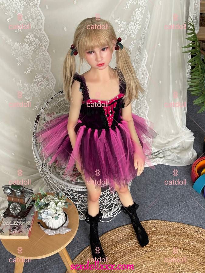 robo-doll-sex-rWq25g1