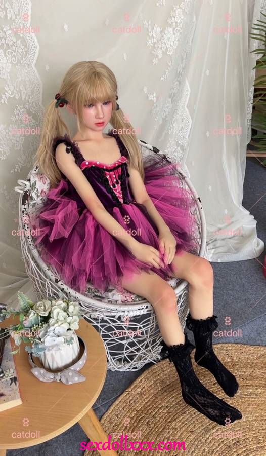 robo-doll-sex-rWq25g25