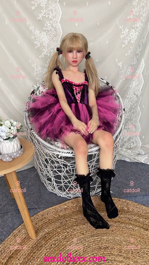 robo-doll-sex-rWq25g28