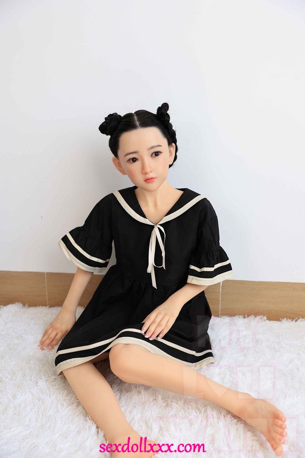 sex-doll-image-vCp46c6