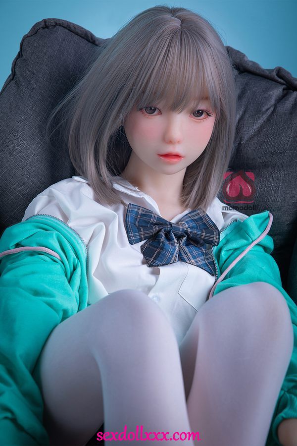 sex-doll-using-mEa62y4