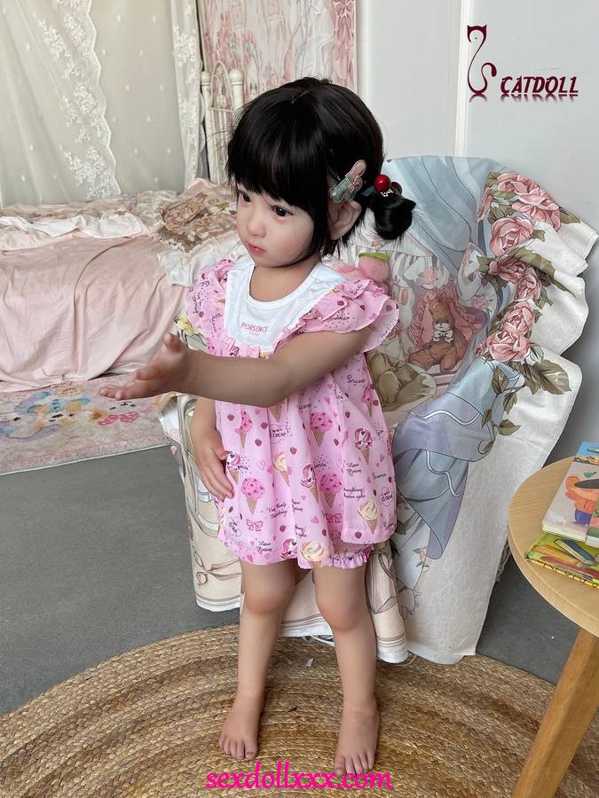88cm-little-doll-b7tgx19