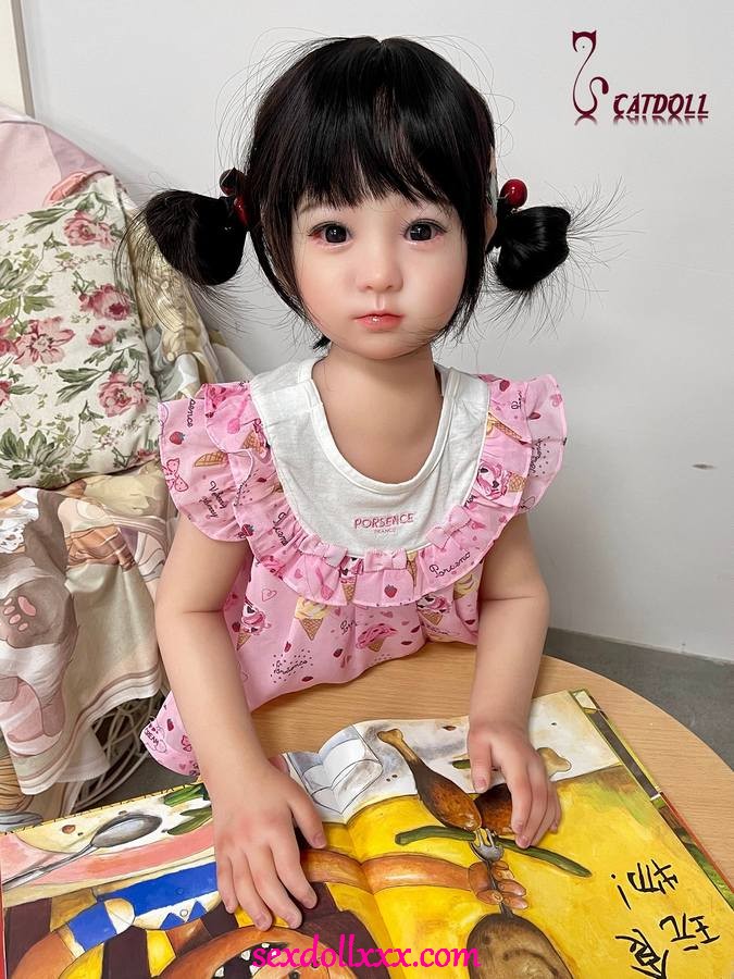 88cm-little-doll-b7tgx3