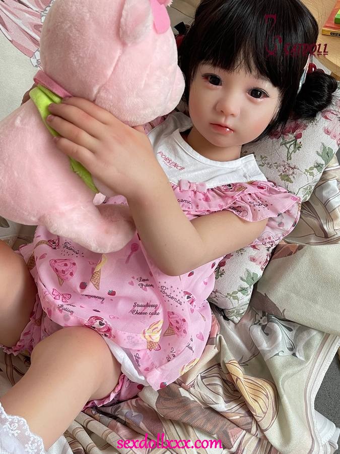 88cm-little-doll-b7tgx8