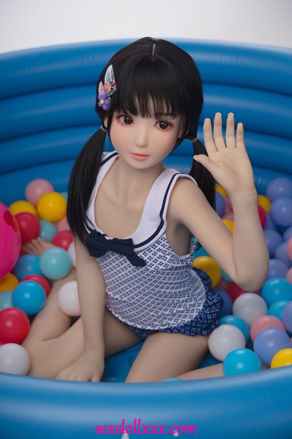 blue-sex-doll-nBn90u2