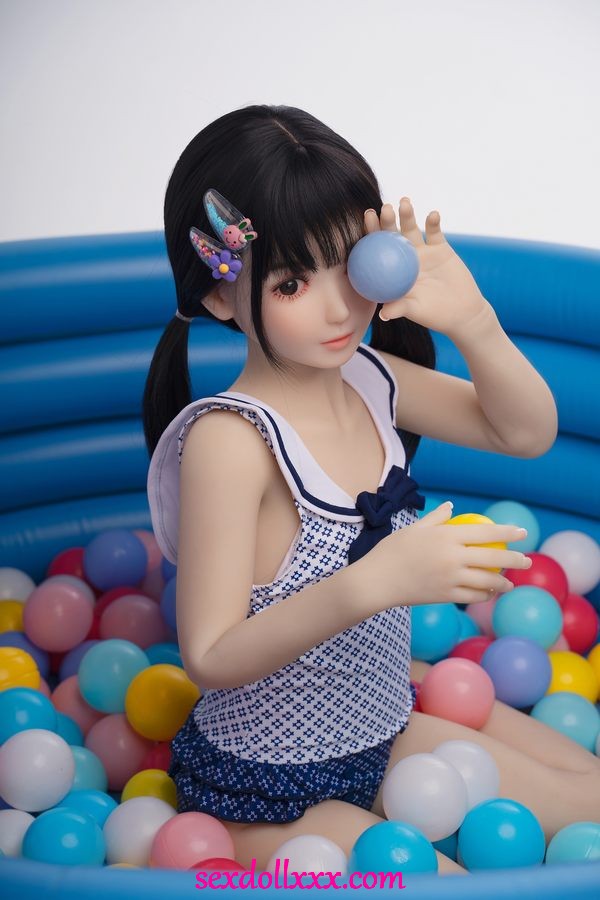 blue-sex-doll-nBn90u3