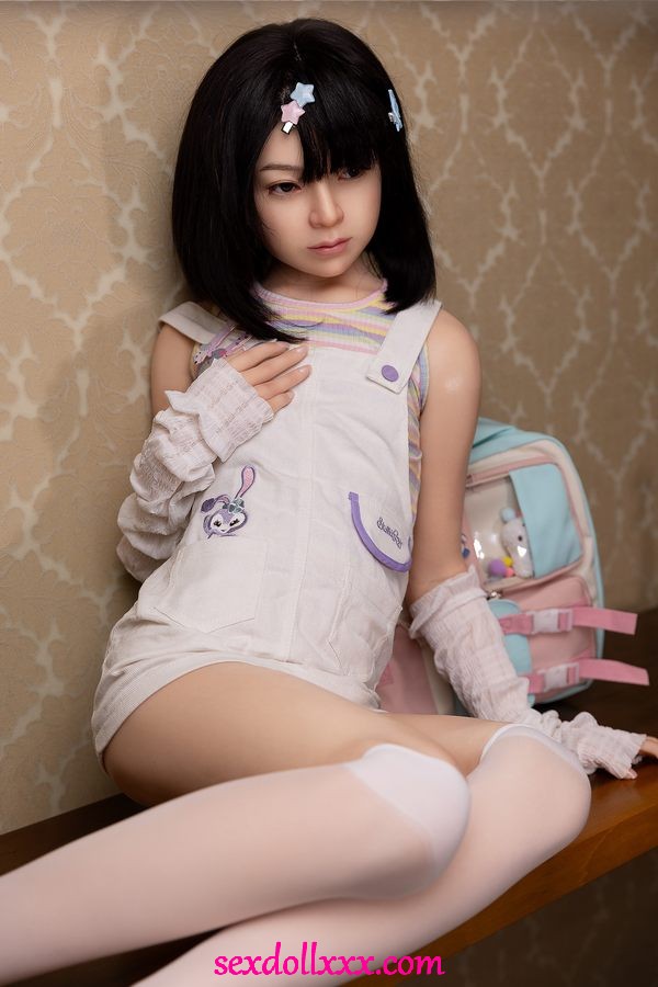 cleaning-sex-doll-kYz91r17