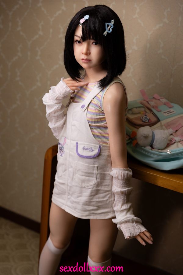 cleaning-sex-doll-kYz91r19