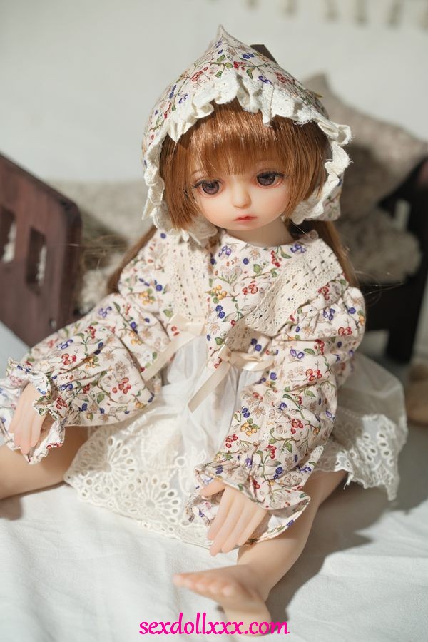 european-sex-doll-eCk27t2
