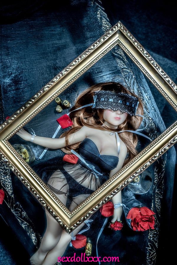 hot-sex-doll-porn-qPw60c6