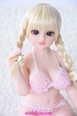 Cute Small Love Sex Doll Moaning - Gaynor