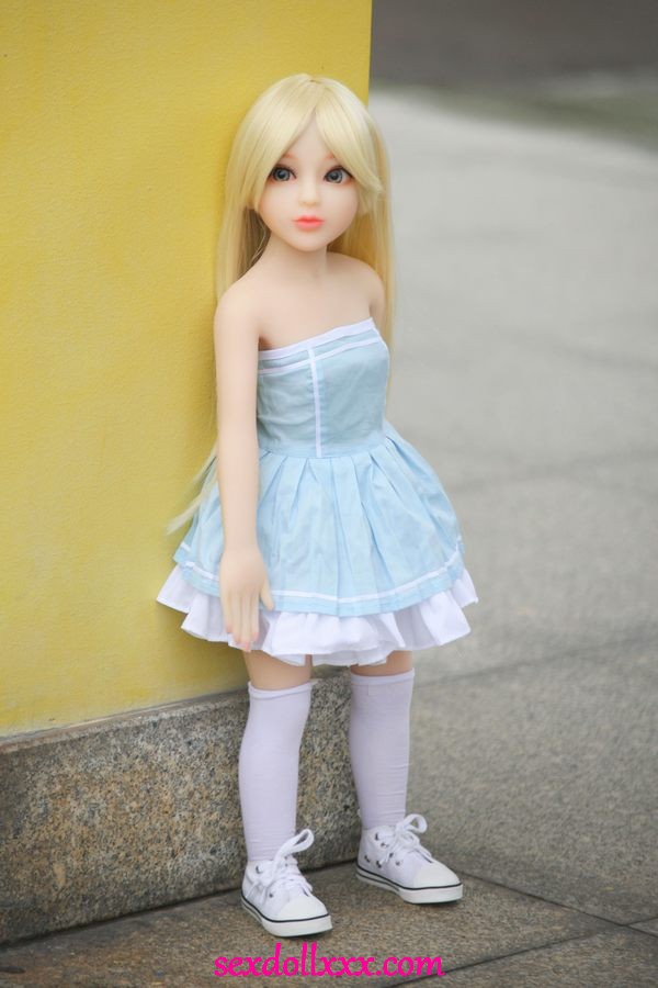 pokimane-sex-doll-wXu79z10