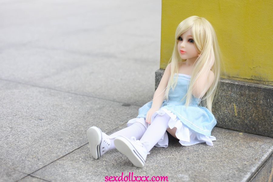 pokimane-sex-doll-wXu79z12