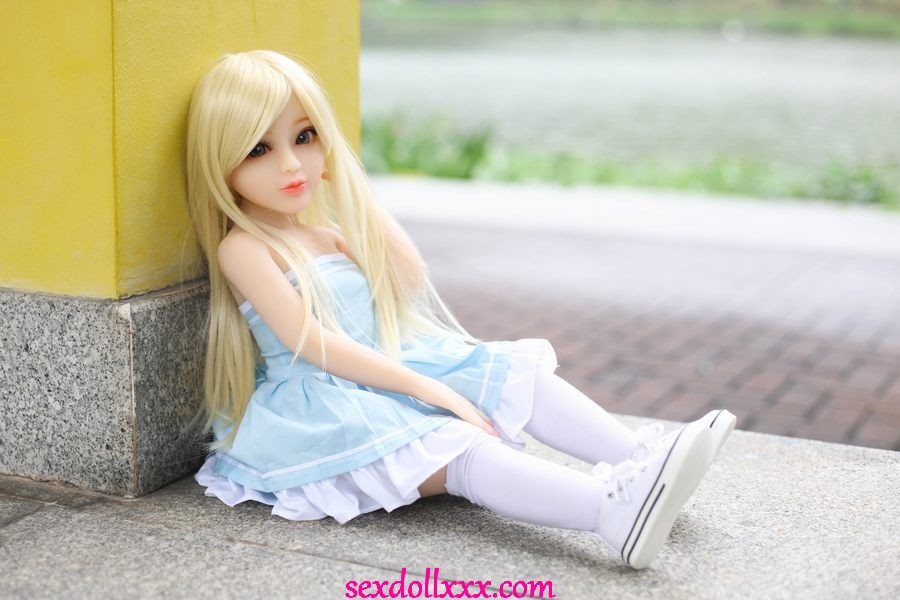 pokimane-sex-doll-wXu79z13