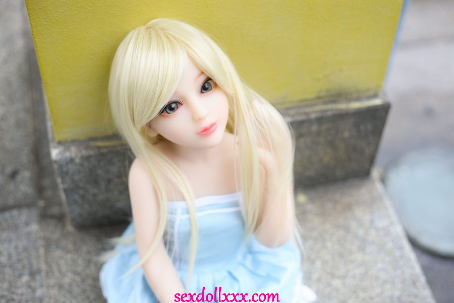 pokimane-sex-doll-wXu79z14