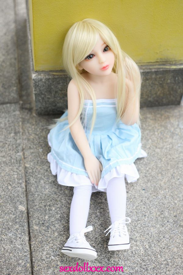 pokimane-sex-doll-wXu79z15