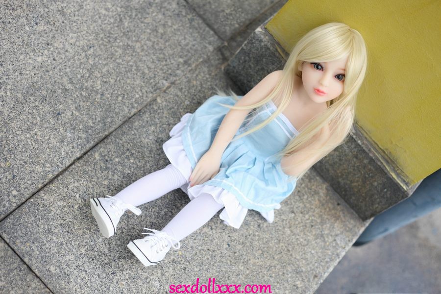pokimane-sex-doll-wXu79z16