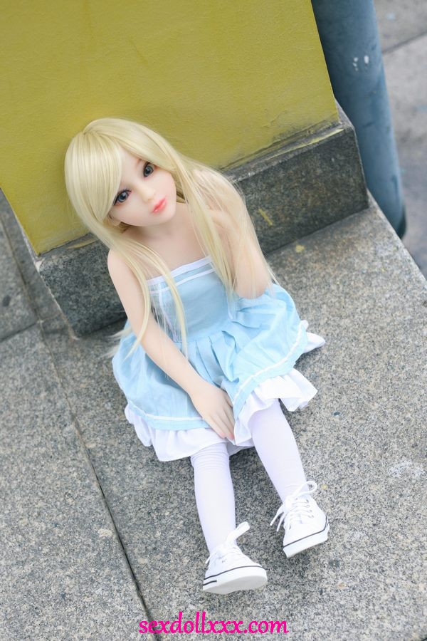 pokimane-sex-doll-wXu79z17
